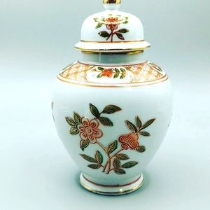 Vintage Andrea by Sadek lidded urn